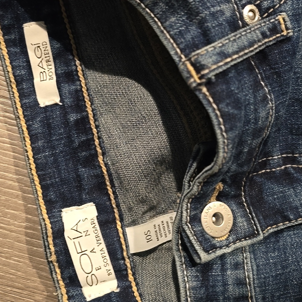 Sofia Vergara Jeans - image 5